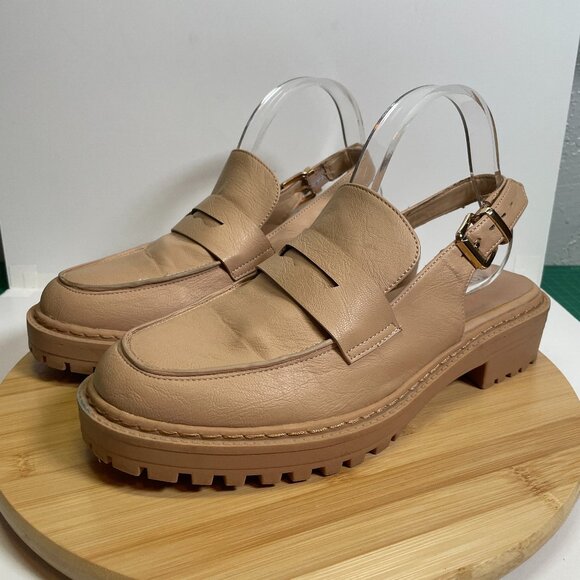 Torrid Women 9.5 WW Beige Sling Back Lug Loafers Gold Hardwear Preppy Chunky - Picture 1 of 9